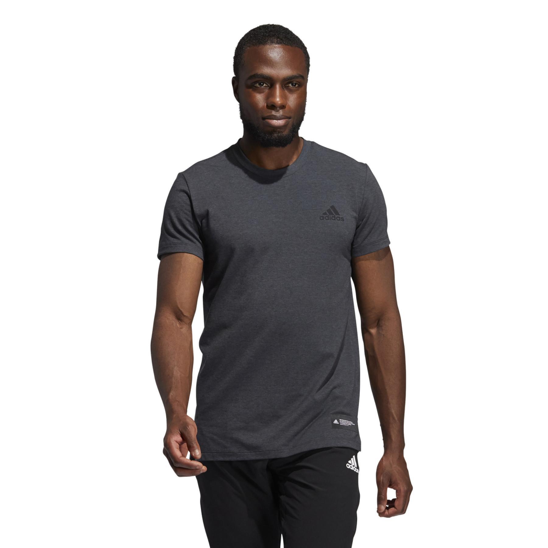 T-shirt adidas Studio Tech